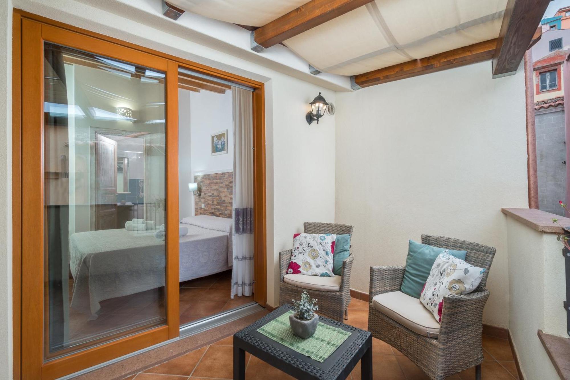 Bosa Queen House Exterior foto